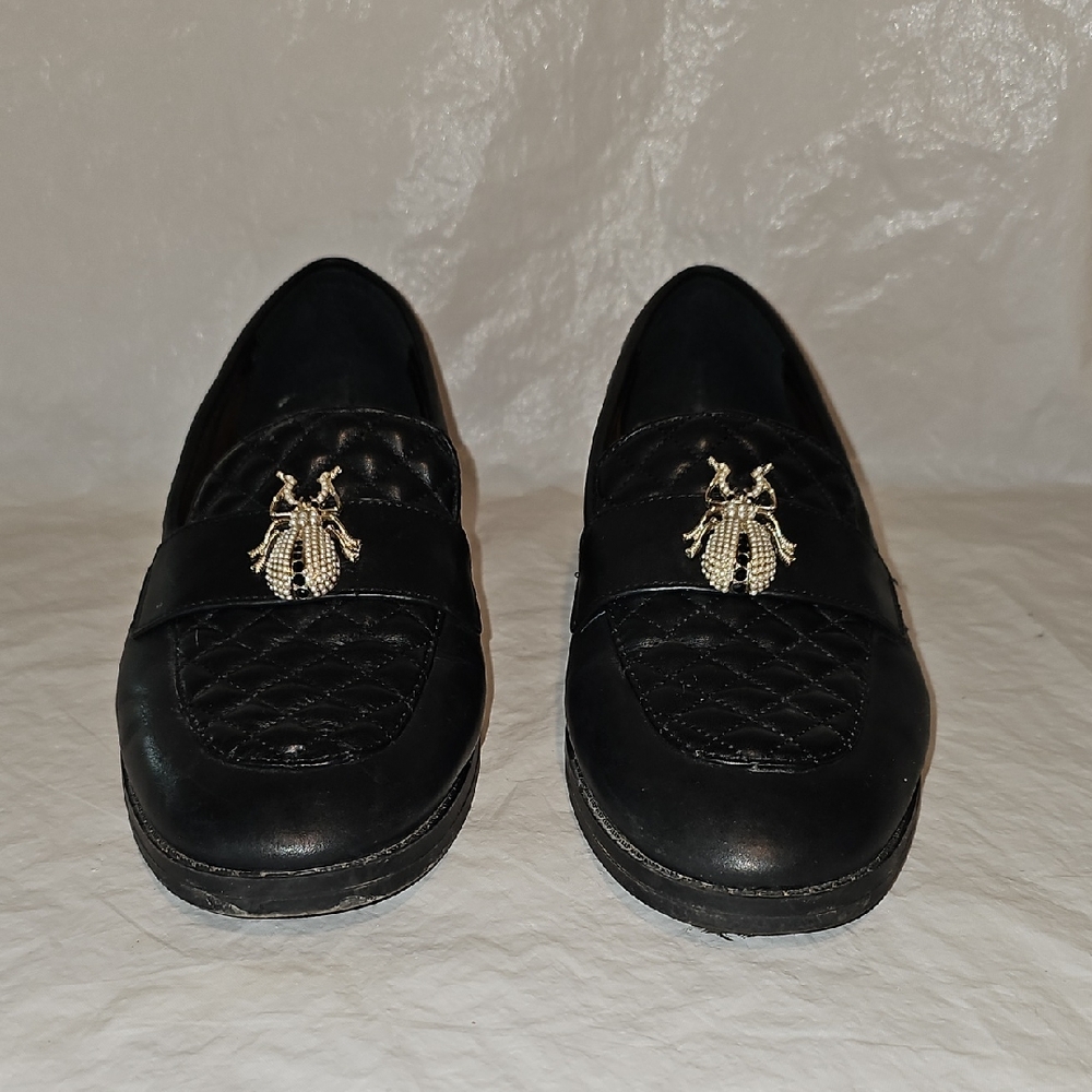 gianni bini Women's 9.5M Black Loafers with Beetle Embellishment Used - Picture 7 of 15